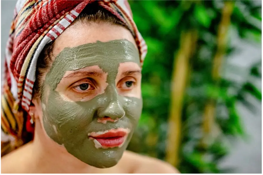 Come prendersi cura della pelle durante l’estate